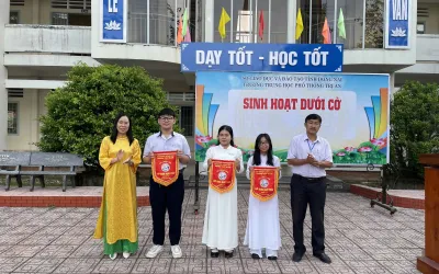 Sinh hoạt dưới cờ tuần 15