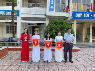 Sinh hoạt dưới cờ tuần 4