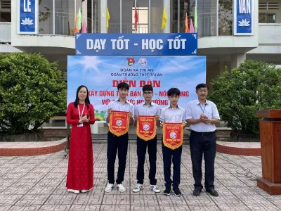 Sinh hoạt dưới cờ tuần 14