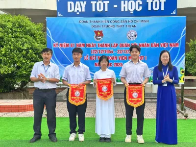 Sinh hoạt dưới cờ tuần 16