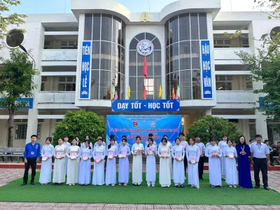 HOẠT ĐỘNG KỶ NIỆM 81 NĂM NGÀY THÀNH LẬP QUÂN ĐỘI NHÂN DÂN VIỆT NAM (22/12/1944 - 22/12/2025) VÀ LỄ KẾT NẠP ĐOÀN VIÊN MỚI ĐỢT 1 NĂM HỌC 2025-2026