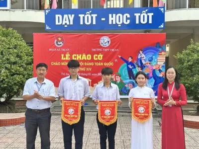 Sinh hoạt dưới cờ tuần 20