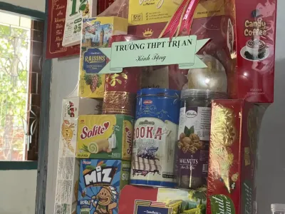 TRƯỜNG THPT TRỊ AN THĂM ĐẠI TÁ, ANH HÙNG LỰC LƯỢNG VŨ TRANG NHÂN DÂN LÊ DUY CHÍN NHÂN DỊP TẾT BÍNH NGỌ 2026