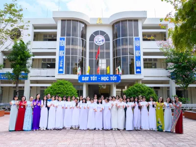 TRƯỜNG THPT TRỊ AN HƯỞNG ỨNG TUẦN LỄ ÁO DÀI