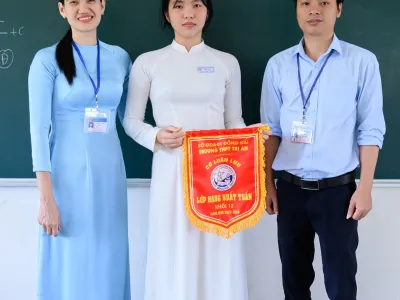 Sinh hoạt dưới cờ tuần 25