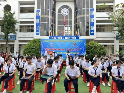 TRƯỜNG THPT TRỊ AN TỔ CHỨC SINH HOẠT CHUYÊN ĐỀ “KHI TÔI 18 – TUỔI TRẺ VỚI BẦU CỬ”