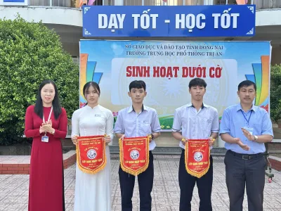 Sinh hoạt dưới cờ tuần 28