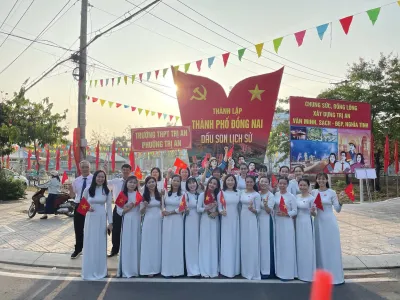 Trường THPT Trị An tham gia diễu hành chào mừng kỷ niệm 51 năm ngày giải phóng miền Nam, thống nhất đất nước (30/4/1975-30/4/2026), 136 năm Ngày sinh Chủ tịch Hồ Chí Minh (19/5/1890-19/5/2026) và thành lập Phường Trị An