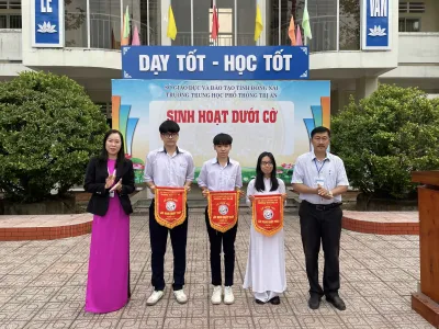 Sinh hoạt dưới cờ tuần 19