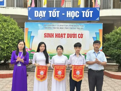 Sinh hoạt dưới cờ tuần 24