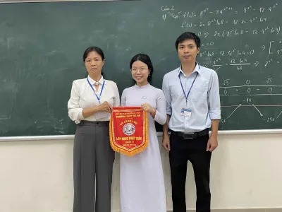 Sinh hoạt dưới cờ tuần 11