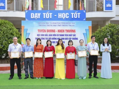 TUYÊN DƯƠNG – KHEN THƯỞNG HỌC SINH GIỎI VÀ GIÁO VIÊN BỒI DƯỠNG HỌC SINH GIỎI CẤP TRƯỜNG NĂM HỌC 2025 – 2026