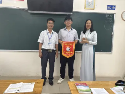 Sinh hoạt dưới cờ tuần 9